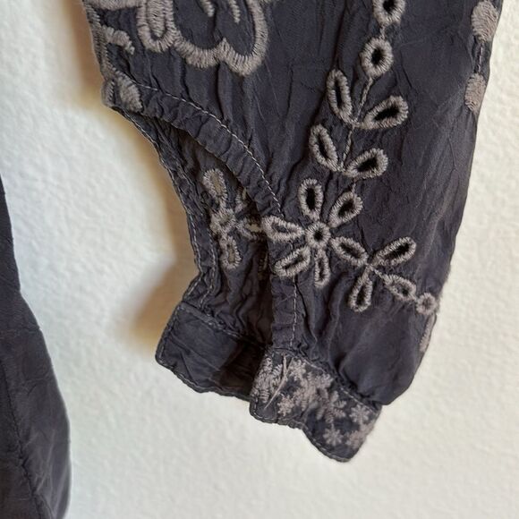 Johnny Was Monroe Blouse Graphite Embroidered Button Front Size XS - Picture 6 of 12